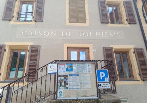 Maison du Tourisme_Les Belleville - Devanture Maison du Tourisme