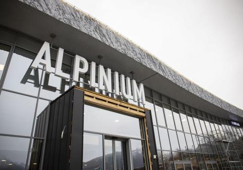 Entrée Alpinium - La photo montre la devanture de l'alpinium