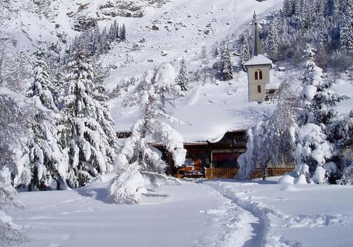 refuge-du-bois-champagny-hiver2 - Refuge Le Bois sous la neige
