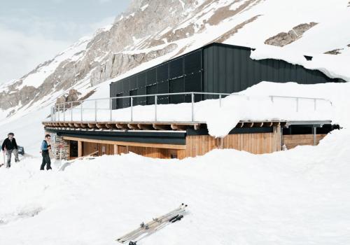 Refuge de Prariond en hiver sous la neige - Refuge de Prariond en hiver sous la neige