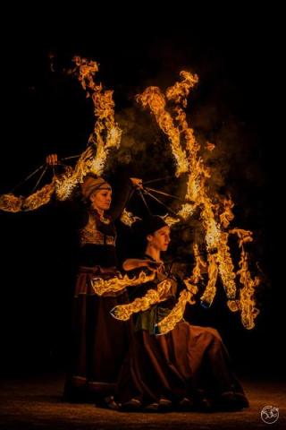 Asrâr - spectacle de feu par la Cie Litha_Aussois - jongleuses de feu