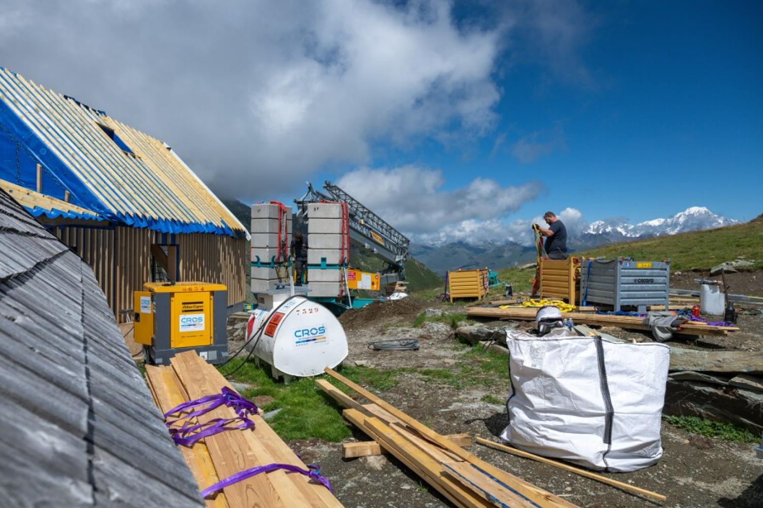 Travaux du refuge de Turia
