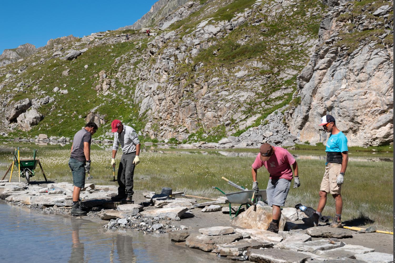 Photo d'ouvrier travaillant dans le Parc national de la Vanoise