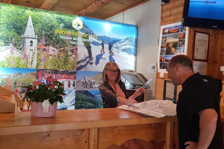 Office de tourisme de Bonneval sur Arc - Intérieur de l'Office de Tourisme