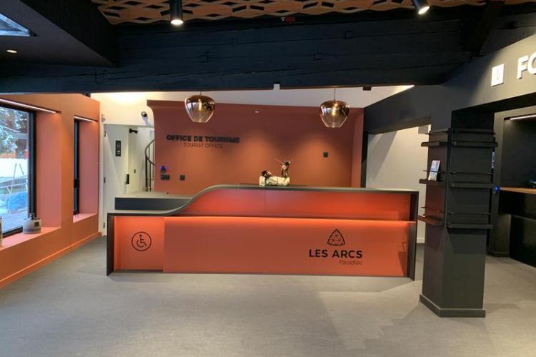 Office de Tourisme d'Arc 1800_Les Arcs - desk