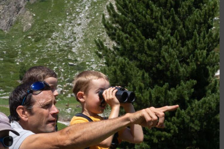 Groupe d'enfants en observation - Groupe d'enfants en observation