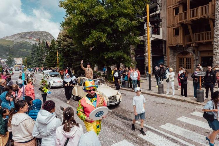 Fête du Vieux Val_Val-d'Isère - Défilé des chars