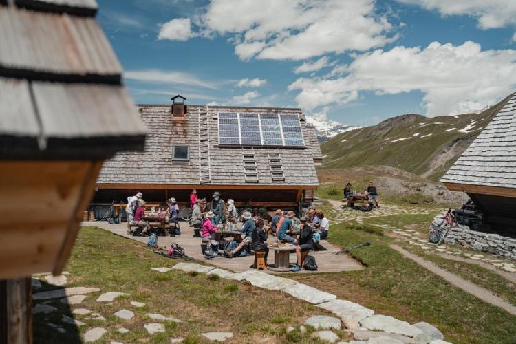 Refuge du Fond des Fours en été - Refuge du Fond des Fours en été