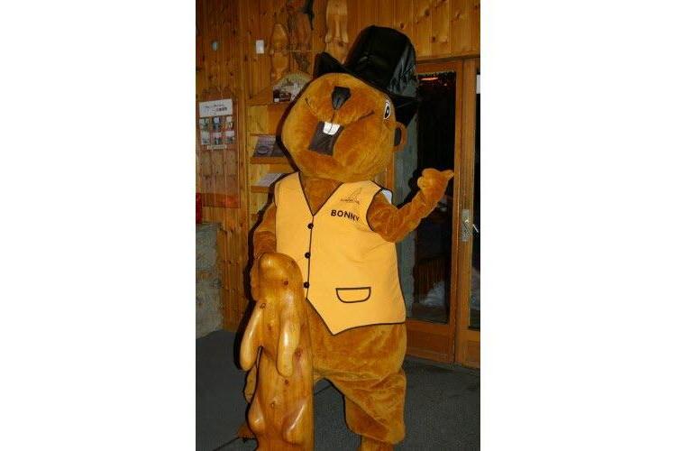 Déambulation Bonny la mascotte_Bonneval-sur-Arc - Bonny la mascotte