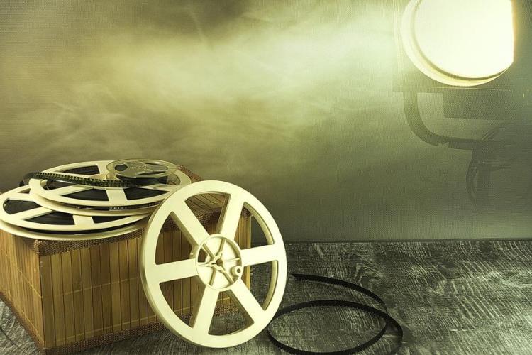 Projection du film "Belle et Sébastien" à Bonneval-sur-Arc - Projecteurs et bobines de film