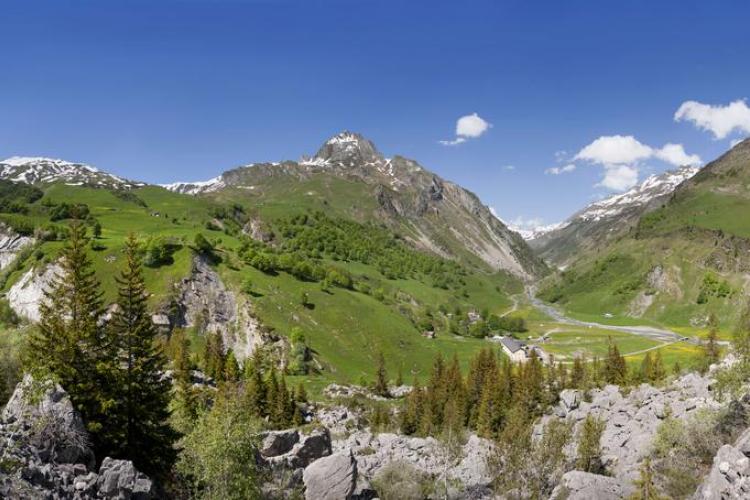 La vallée des glaciers, le village des Chapieux - La vallée des glaciers, le village des Chapieux