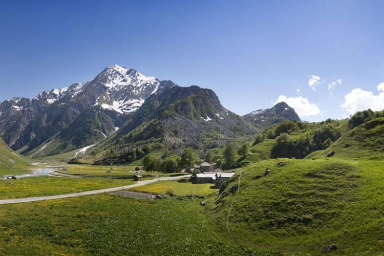 La vallée des glaciers, le village des Chapieux - La vallée des glaciers, le village des Chapieux