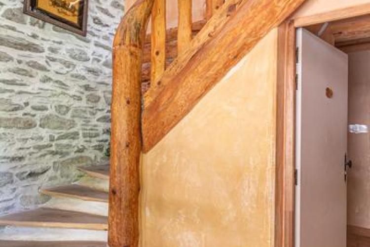 Refuge-gite du Suffet à Val Cenis-Bramans - L'escalier qui mène à l'étage