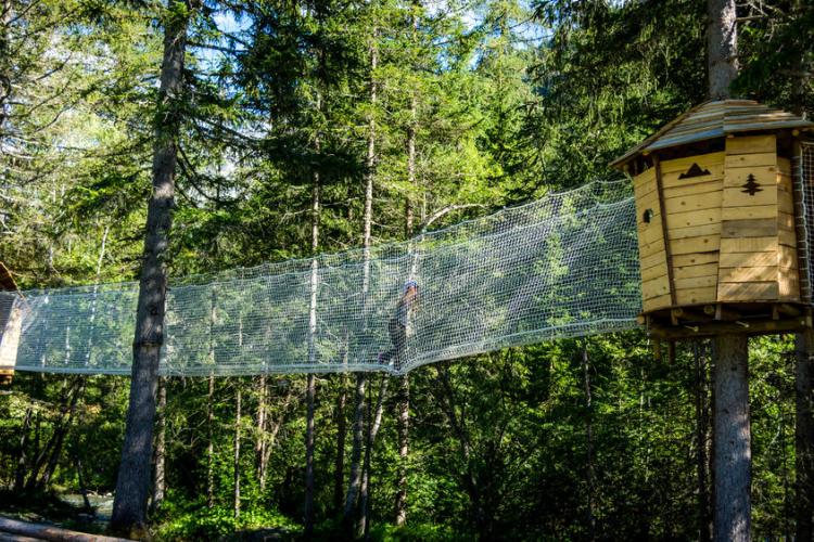 Camping les Lanchettes - Parcours filet jeu enfants